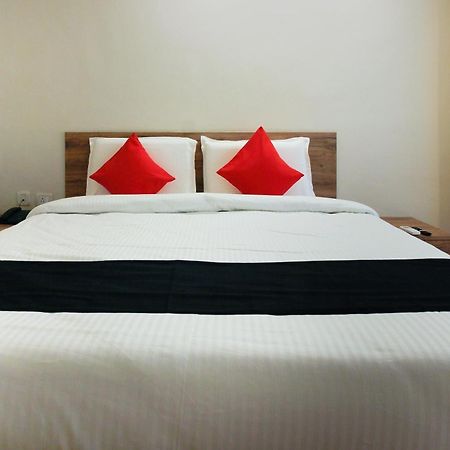 Capital O Sri Suprabhat Grand Near Kachiguda Railway Station Hyderabad Exterior foto