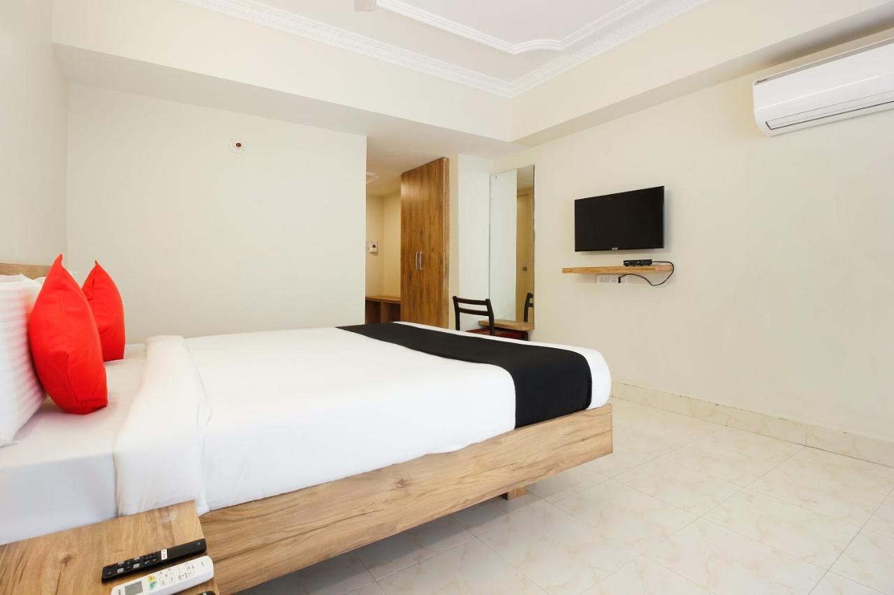 Capital O Sri Suprabhat Grand Near Kachiguda Railway Station Hyderabad Exterior foto